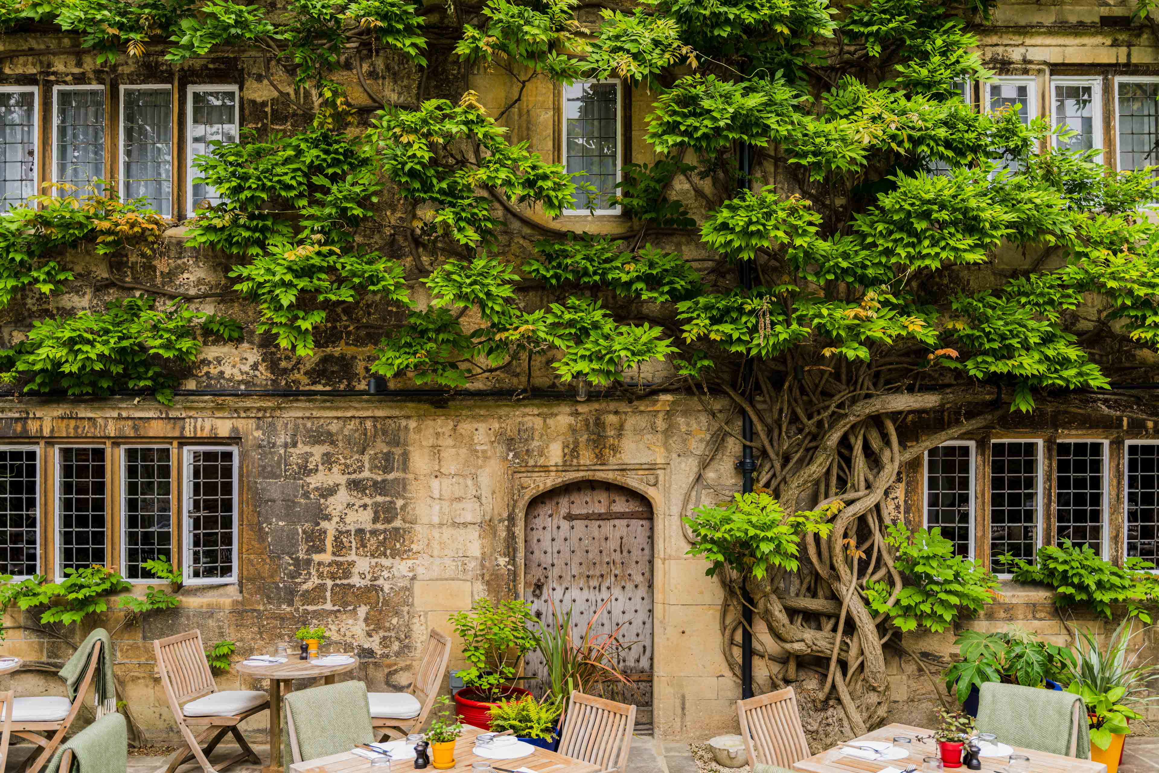 A7R04008 - 2024 - Parsonage Grill - Oxford - High Res - Outdoor Terrace Seating-2 - Web Hero